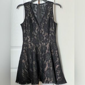 Cute black dress 👗!